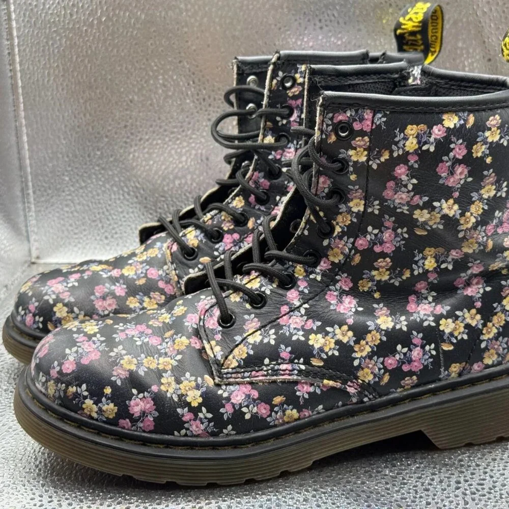 Size 3 - Dr.‎ Martens Delaney Black Kids Side Zip Floral Combat Boots SK04F